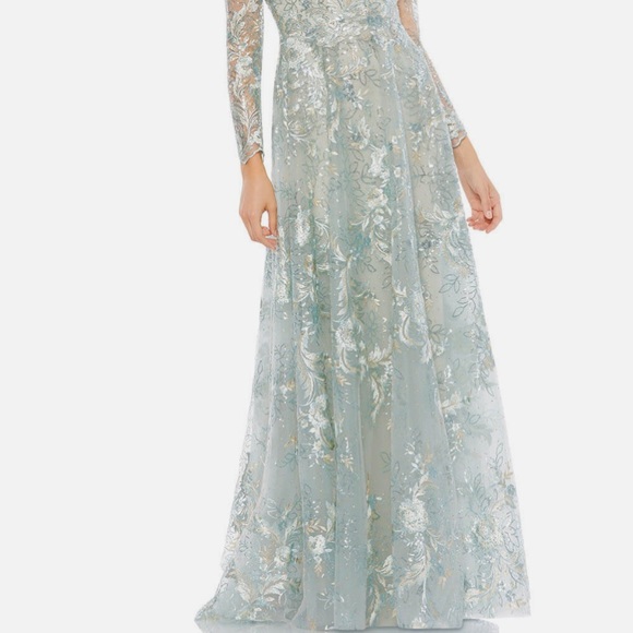 Mac Duggal stunning mother of bride/groom dress or black tie event! - Picture 3 of 16